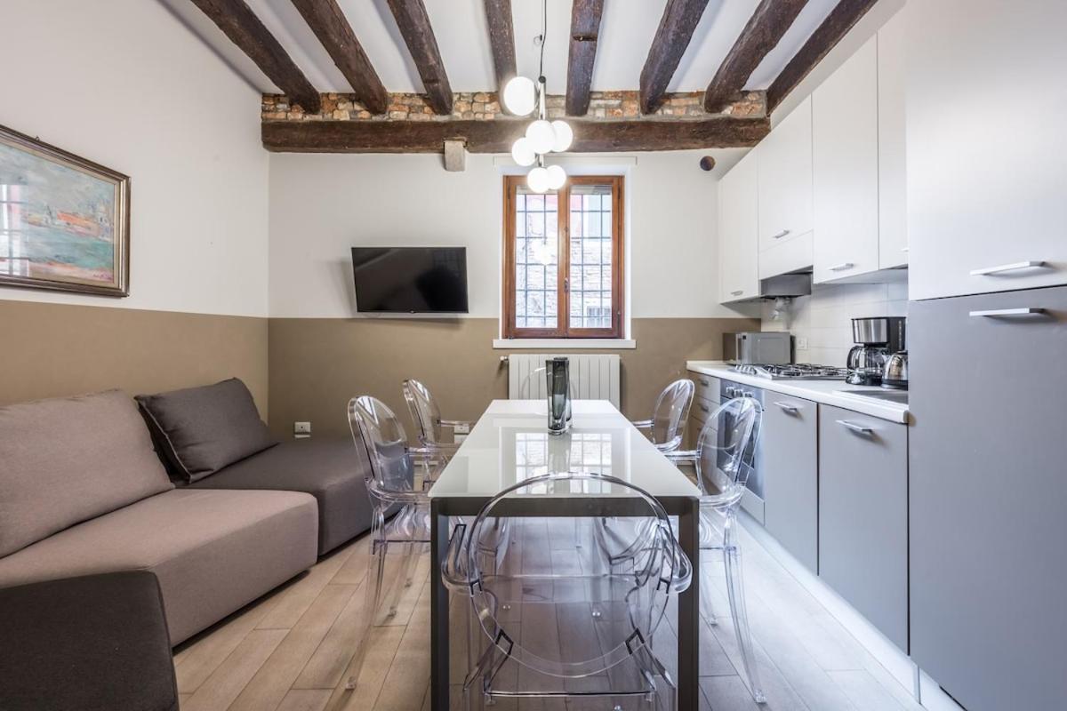 Appartement Window On Venise