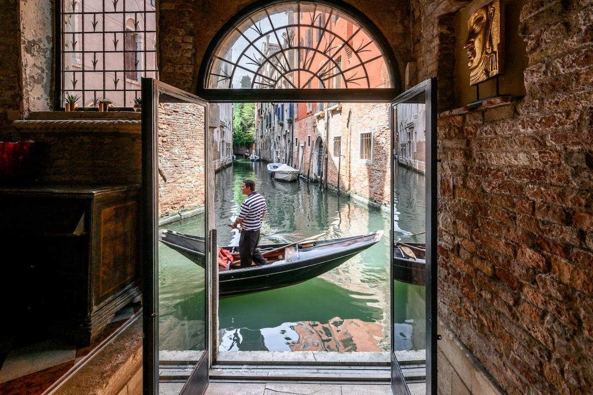 Window On * Venise